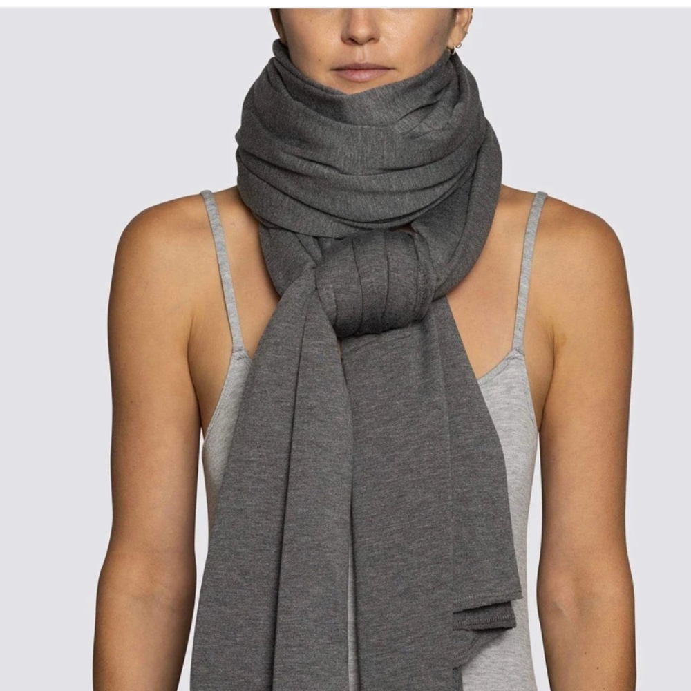 Malibu brand Bleu Salt “The Signature Wrap” in dark grey Bleusalt